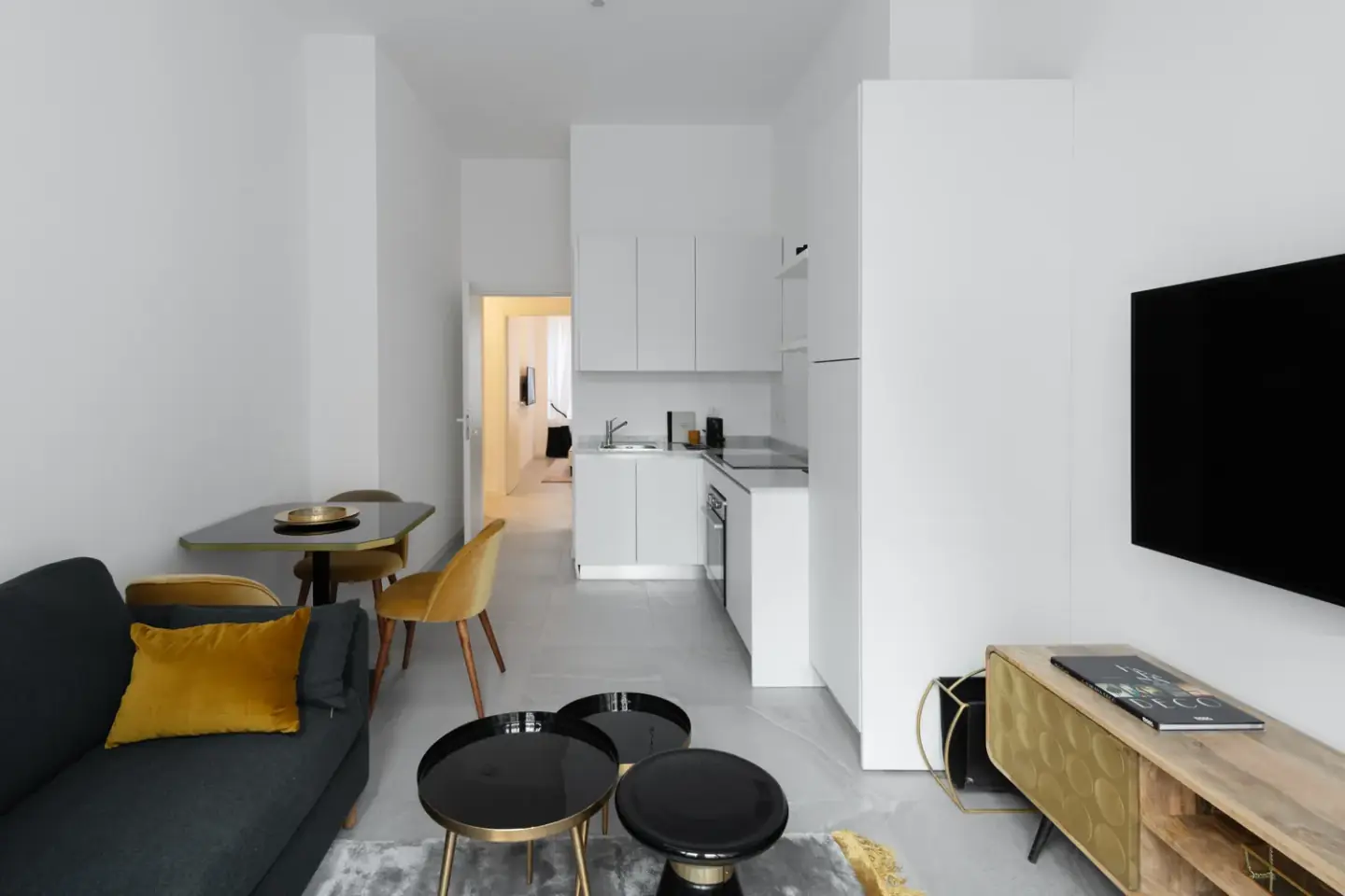 Porta Venezia Apartments 11